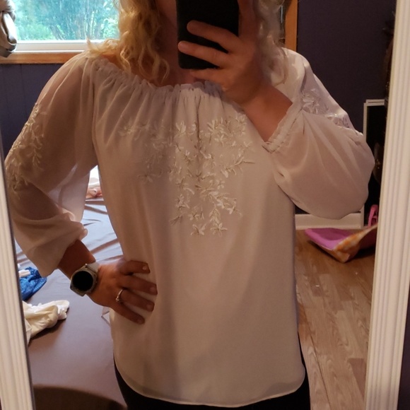 Catherine Malandrino Tops - Cute floral  detail 3/4 sleeve